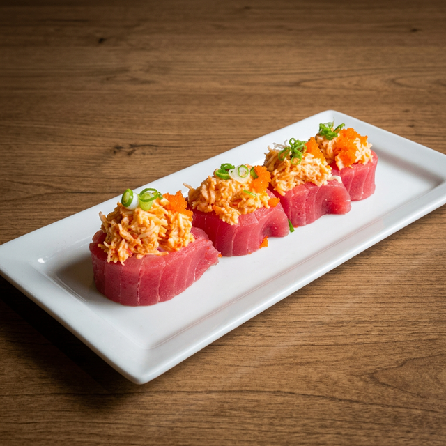 Tuna Lover Raw Roll.